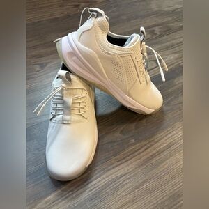 NWOB Clove‎ Brilliant White Nursing Shoes Women’s Size 8